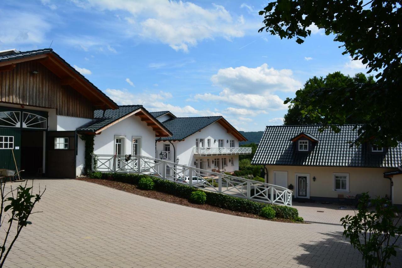 Reiterhof Und Pension Eichenhof Haiger Exterior photo